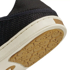 Pehuea Lī  -  Black / Tan